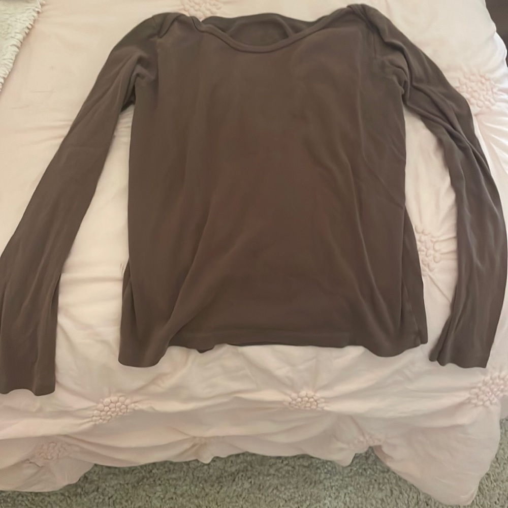 BRANDY MELVILLE LONG SLEEVE